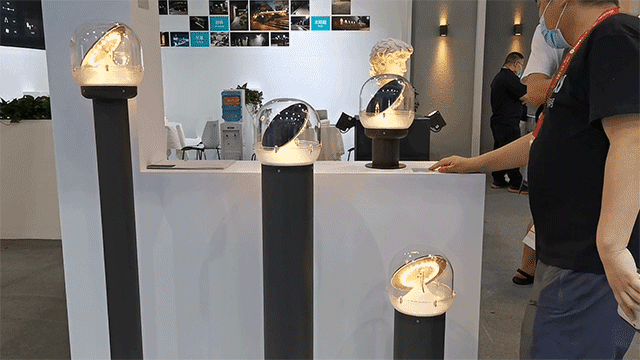 AI自主追日太阳能花园灯