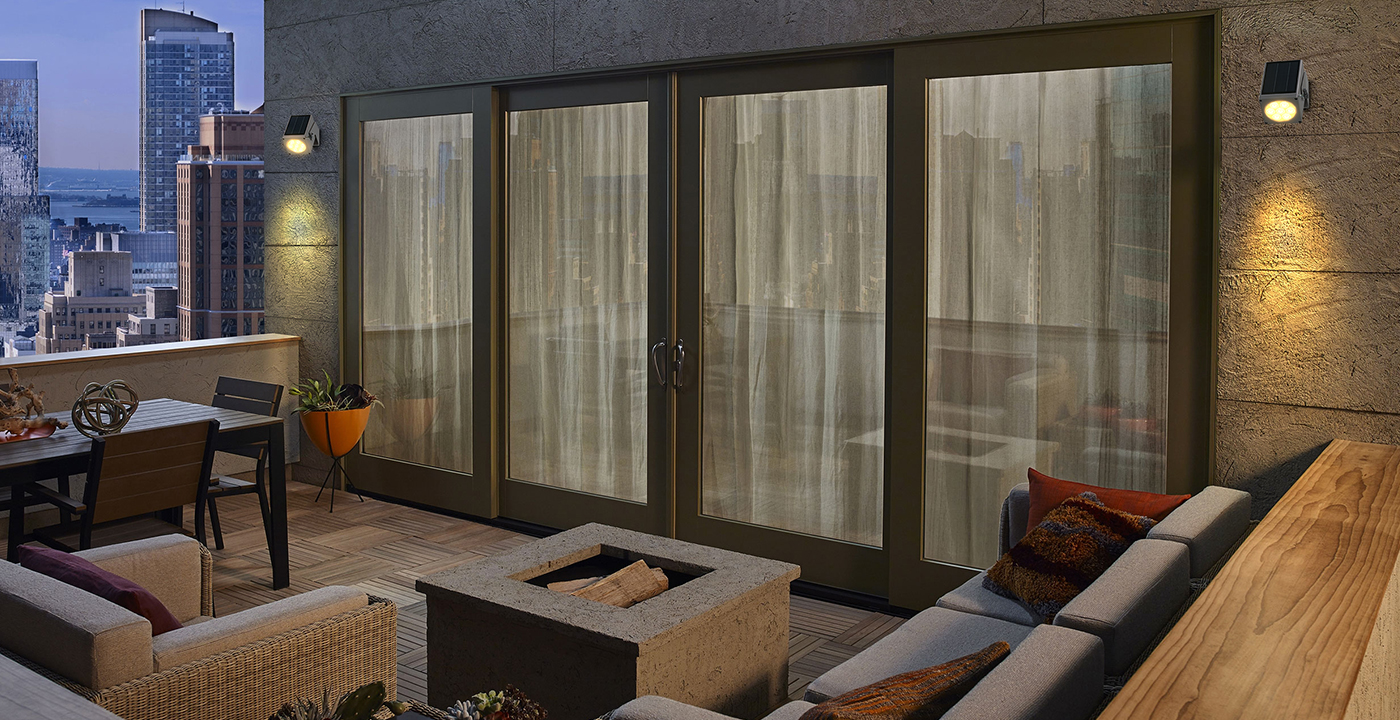 智能照明系统可通过手机APP随时查看别墅庭院的照明设备情况