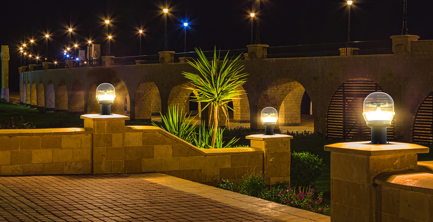 智慧型太阳能柱头灯在广场中的应用