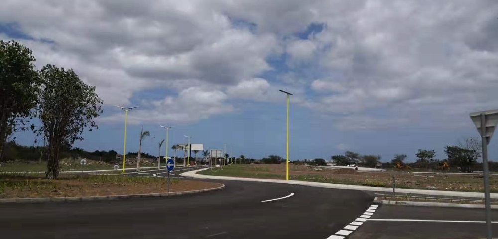 道路照明太阳能路灯_alt