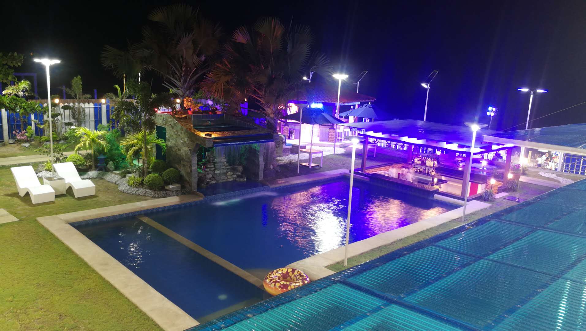 泳池照明案例图