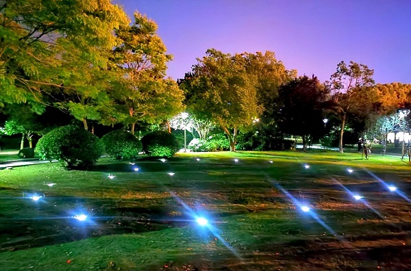 校园室外照明灯具使用场景