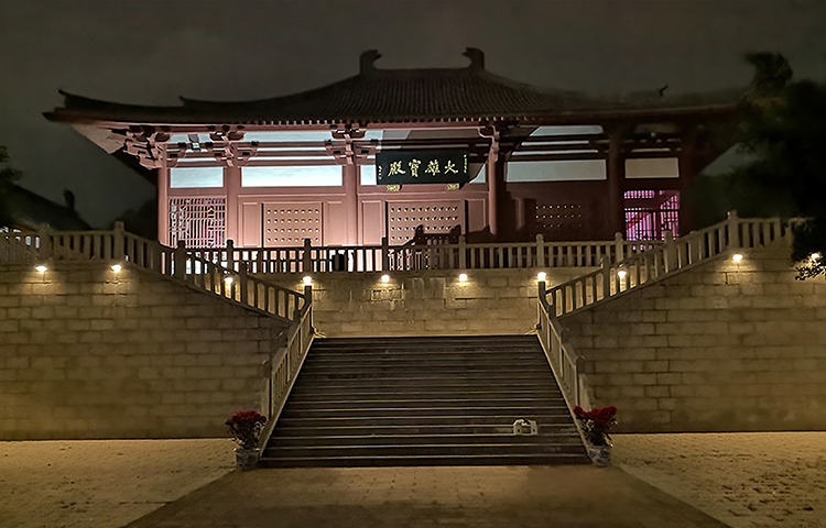 景观灯用太阳能景观灯好还是接线好