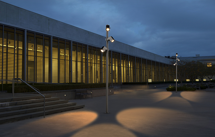 旭日东方solaraxy为商业领域的户外照明提供更节能的太阳能照明产品