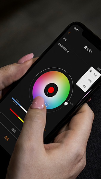 ADELOT手机端管理平台手机界面2调光