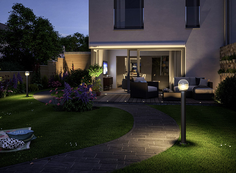 夜晚的庭院最大的亮点便是它的景观照明设计