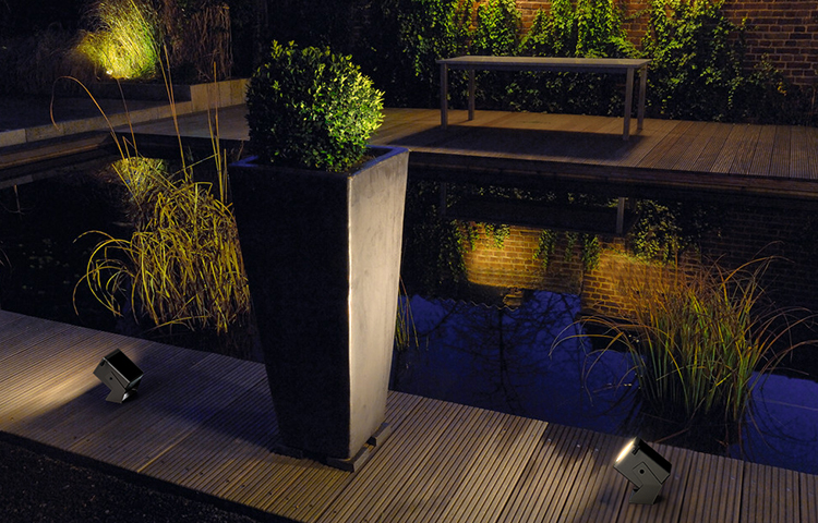 智能照明的运用，不但为空间增色，还给人类带来越来越多的便利