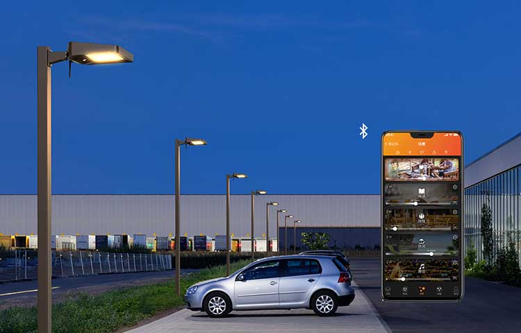 新能源与智能都是符合时代发展需要的