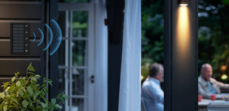 旭日东方SOLARAXY智能家居是一款专为室外设计的智能产品