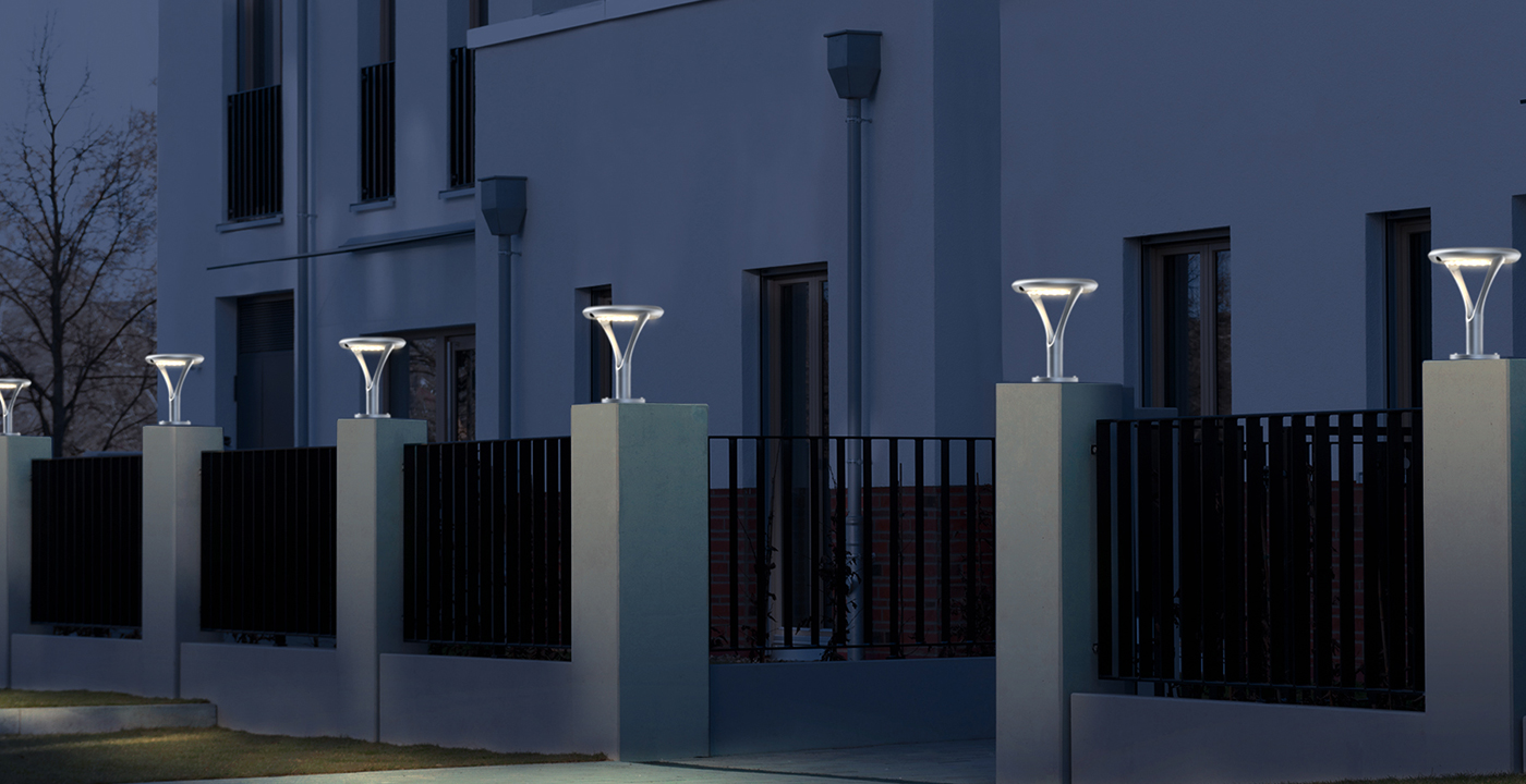 太阳能柱头灯ESL-55别墅安装场景