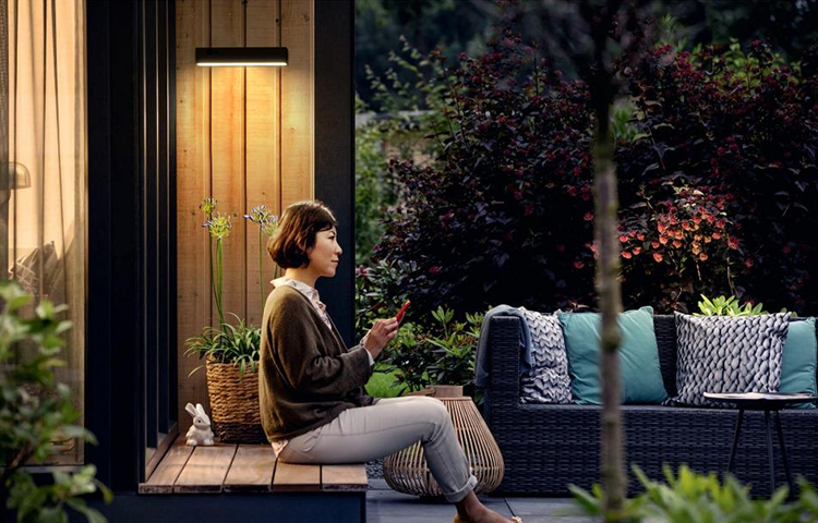 旭日东方专业从事太阳能智慧照明与硬件产品的研究与开发