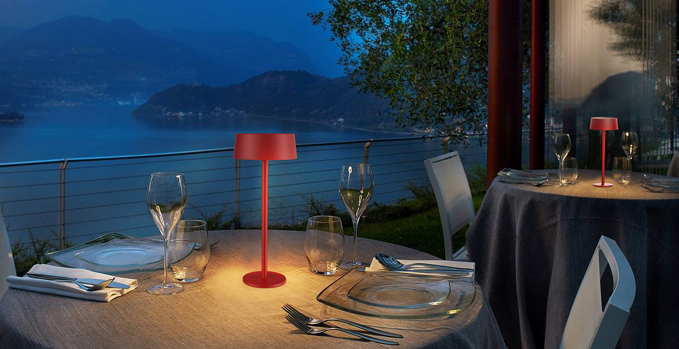 太阳能智能照明语音灯DTL-02红色户外餐桌应用案例